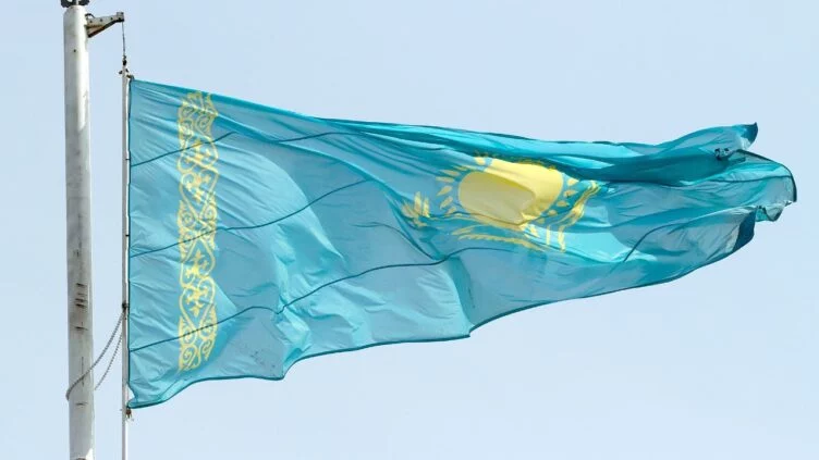 Изображение 1 для Казахстан возобновил выдачу ИИН отдельным категориям иностранцев через диппредставительства