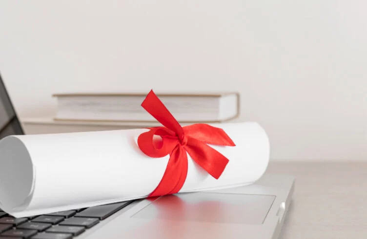 Изображение 1 для В Миннауки объяснили причину задержек выплат по грантам