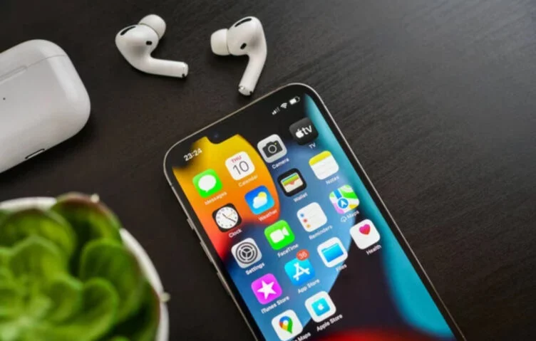 Изображение 1 для Apple перевела производство техники для американцев из Китая в Индию и Вьетнам