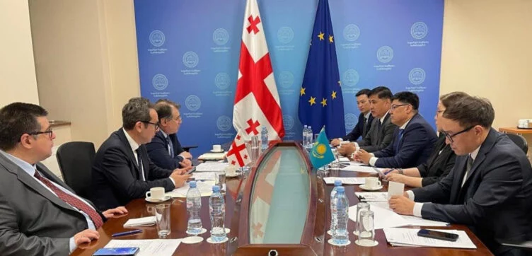 МИД РК обеспокоен депортациями казахстанцев из Грузии - изображение 1