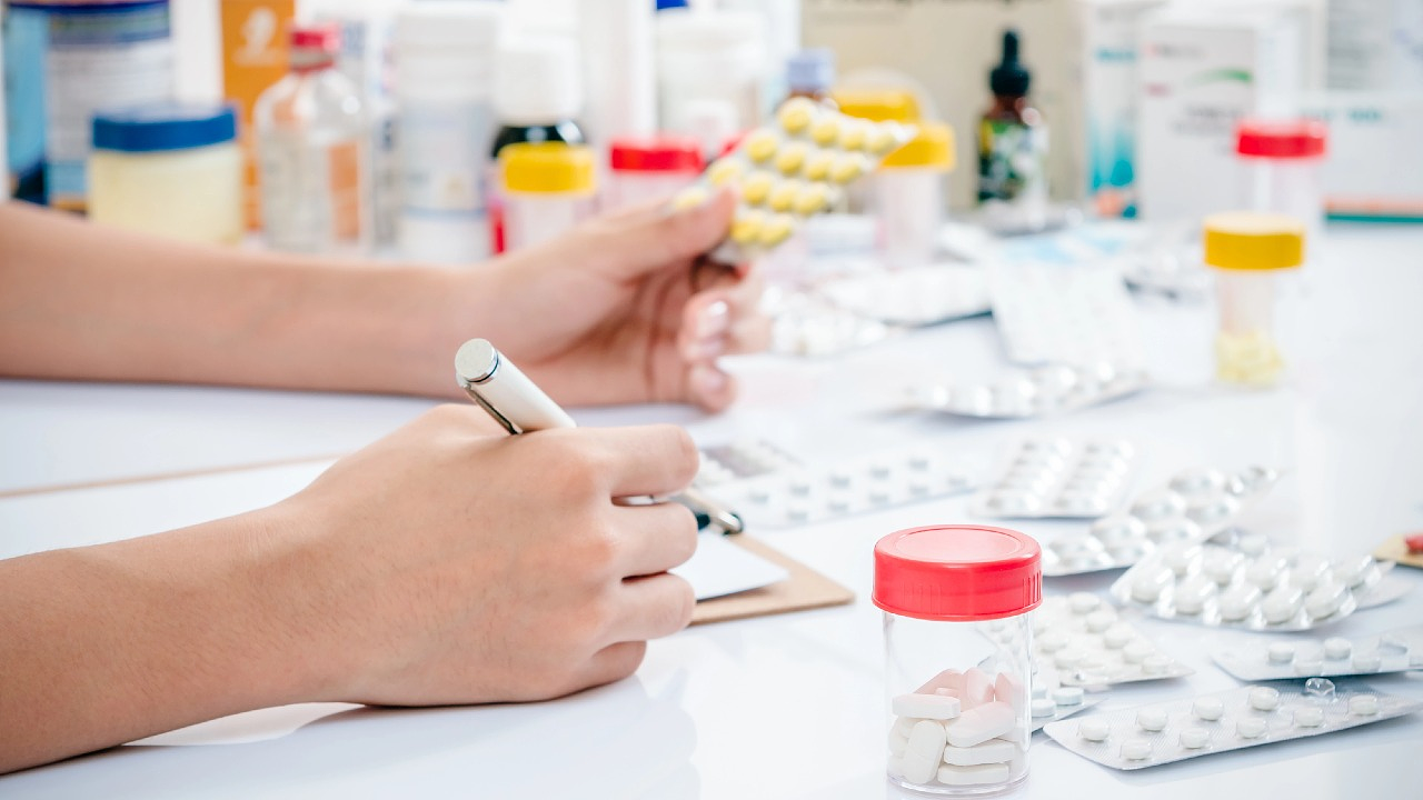 Изображение 1 для Медсёстры смогут выдавать пациентам рецепты на лекарства в Казахстане