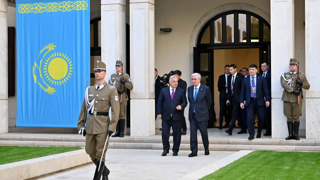 Токаев провёл переговоры с Орбаном - изображение 1