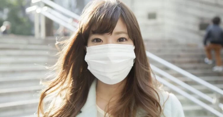 Изображение 2 для С завтрашнего дня в 48 аптеках города начнут реализацию медицинских масок по 87 тенге.