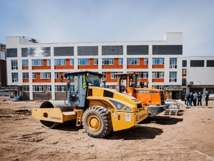 На изъятые у коррупционеров деньги профинансировали строительство 62 школ - изображение 1