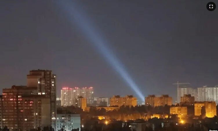 По Украине было выпущено 14 ударных дронов и несколько ракет - изображение 1