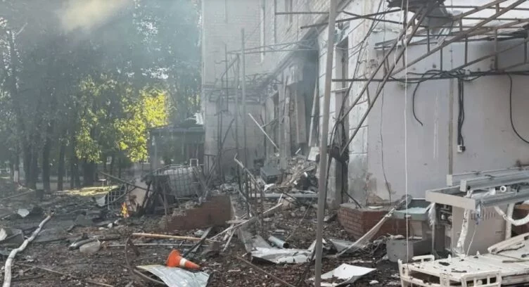 Ночной авиаудар по Харькову: двое погибли, 13 человек пострадали - изображение 1