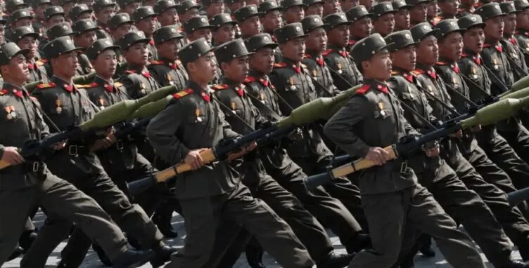 Северная Корея может отправить в Россию до 100 тысяч солдат - изображение 1