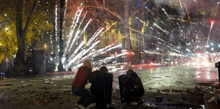 Полиция снова разогнала акцию протеста в Тбилиси - изображение 1