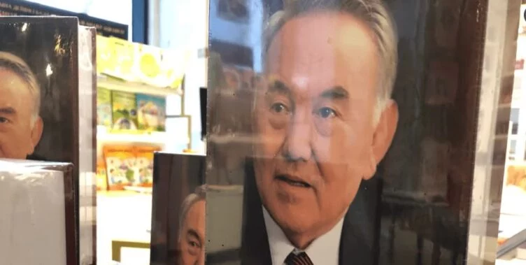 В Казахстане хотят засекретить сведения о здоровье и личной жизни экс-президентов - изображение 1