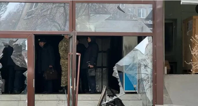 Пожар в Нацинституте кардиохирургии в Бишкеке: двое детей погибли - изображение 1