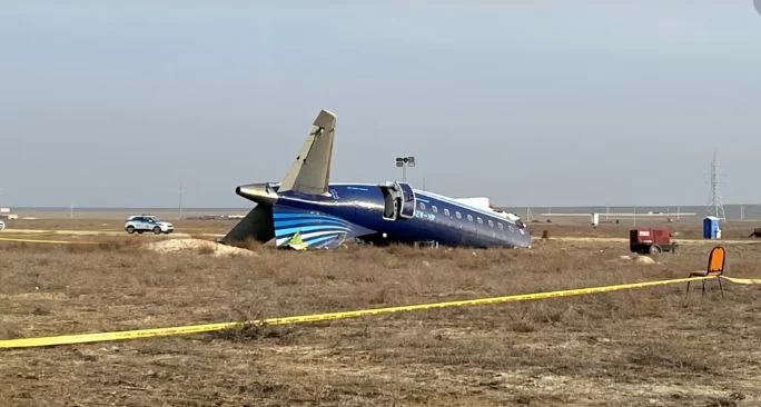Изображение 1 для Крушение AZAL: финальный отчет обещают подготовить к декабрю 2025 года