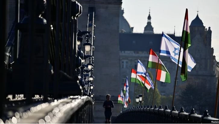 Изображение 1 для Парламент Венгрии проголосовал за выход страны из юрисдикции МУС