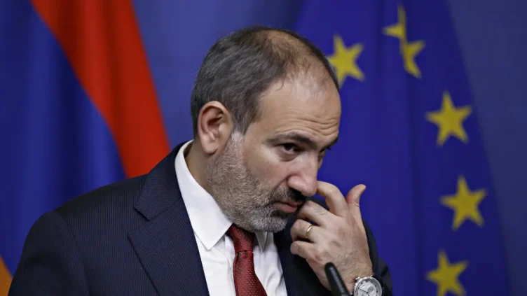 Премьер Армении обвинил священнослужителей в попытке госпереворота - изображение 1
