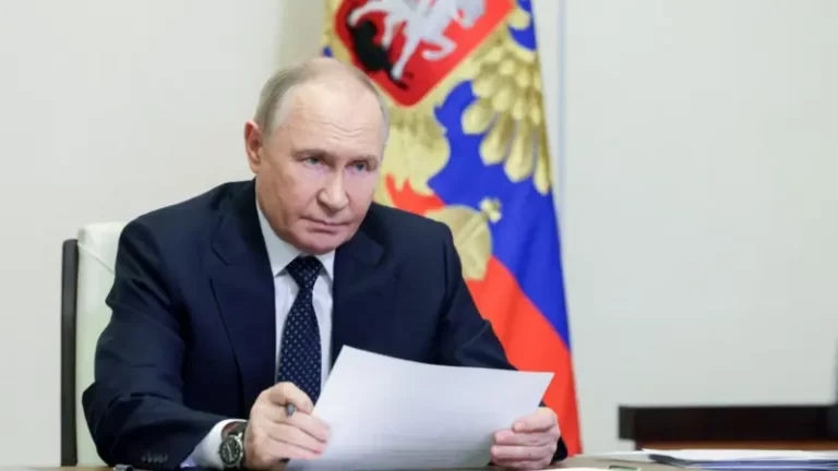 «О чем говорить?» Путин отверг возможность переговоров с Зеленским - изображение 1