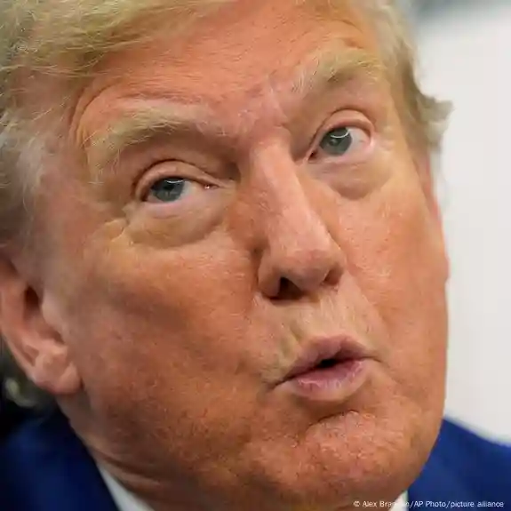 НАТО сокращает программу саммита, чтобы «Трамп не заскучал» - изображение 1
