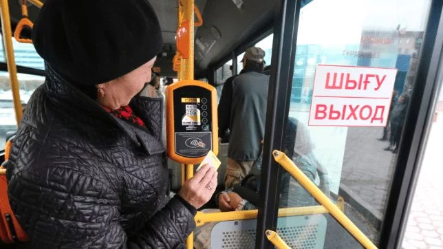 Возвращение контролеров в общественные автобусы обсуждают в Казахстане - изображение 1