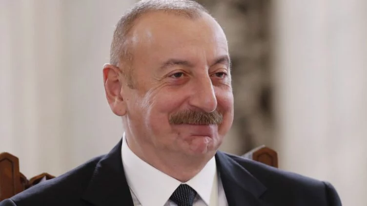 Президент Азербайджана в последний момент отказался лететь на парад к Путину - изображение 1