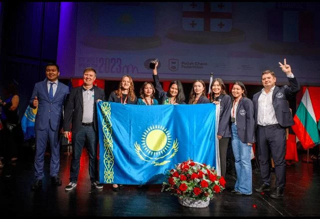 Токаев поздравил женскую сборную Казахстана по шахматам с серебряной медалью на командном чемпионате мира - изображение 1