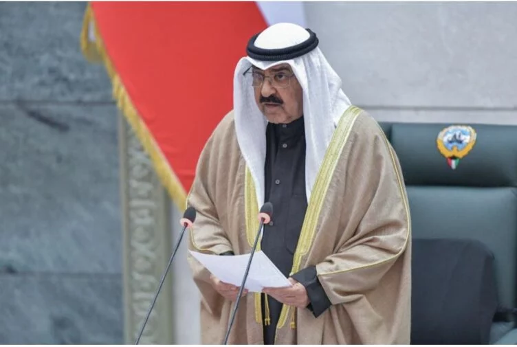 Эмир Кувейта опять распустил парламент и заявил о пересмотре в Конституции и стране демократии - изображение 1