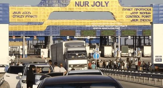 Президент поручил исправить ситуацию с очередями на казахстанско-китайской границе - изображение 1