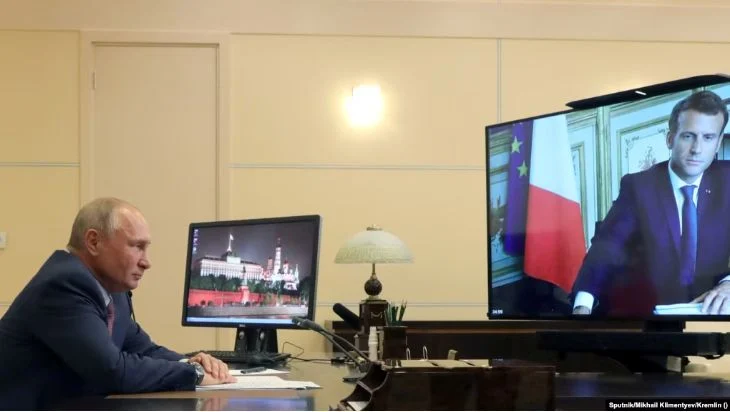 Путин и Макрон провели первый телефонный разговор за три года - изображение 1