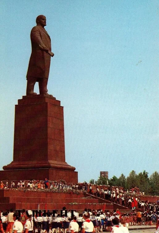 Изображение 4 для История в бронзе: почему памятники вождям становятся проблемой