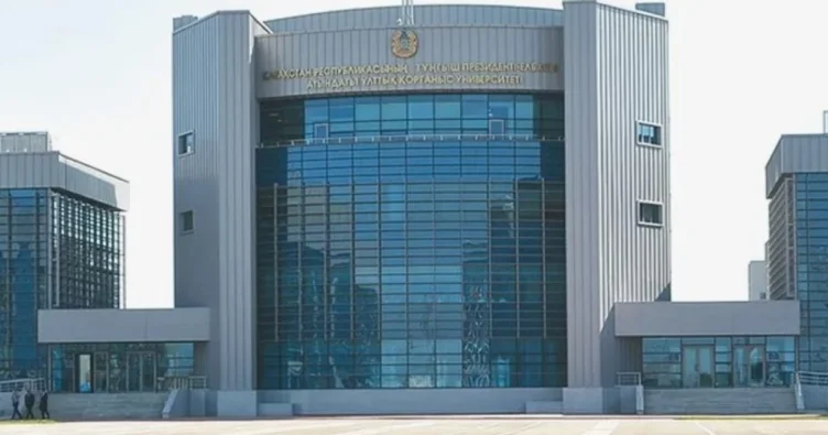 Имя Назарбаева планируют убрать из названия университета обороны в Астане - изображение 1