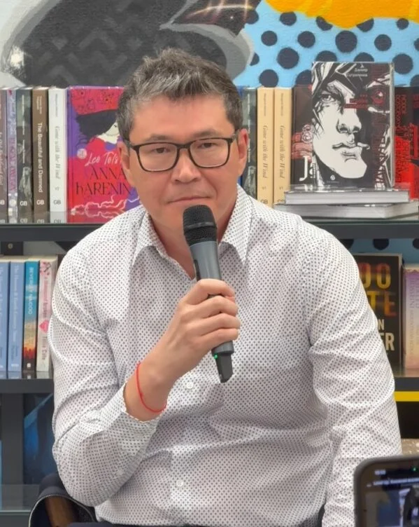 Изображение 1 для Данияр Сугралинов: «Я не жду вдохновения, ведь оно может и не прийти»