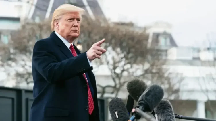 Трамп заявил, что даёт Путину от 10 до 12 дней на прекращение огня - изображение 1