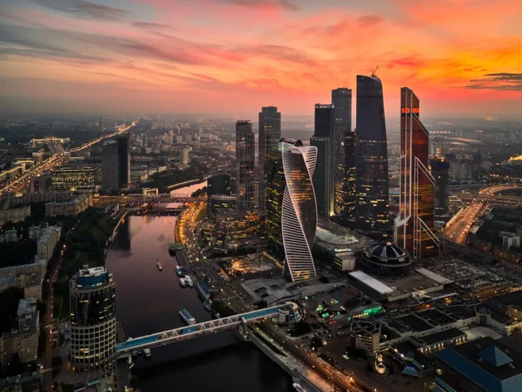 Сотрудников «Москва-Сити» в России отправили на удаленку из-за угрозы дронов - изображение 1