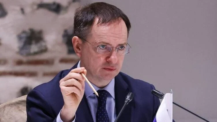 Встреча между Путиным и Зеленским возможна при готовом соглашении — Мединский - изображение 1