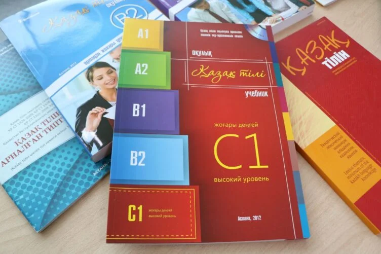 «Никто и не собирается учить язык!»: проект НПА о снижении языкового порога при получении гражданства вызвал споры - изображение 1