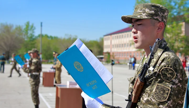 Призыв по SMS: Минобороны предлагает новый порядок, но общественность возмущена - изображение 1