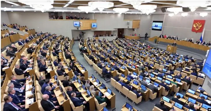 В России могут запретить бесплатное обучение в школах детей мигрантов - изображение 1
