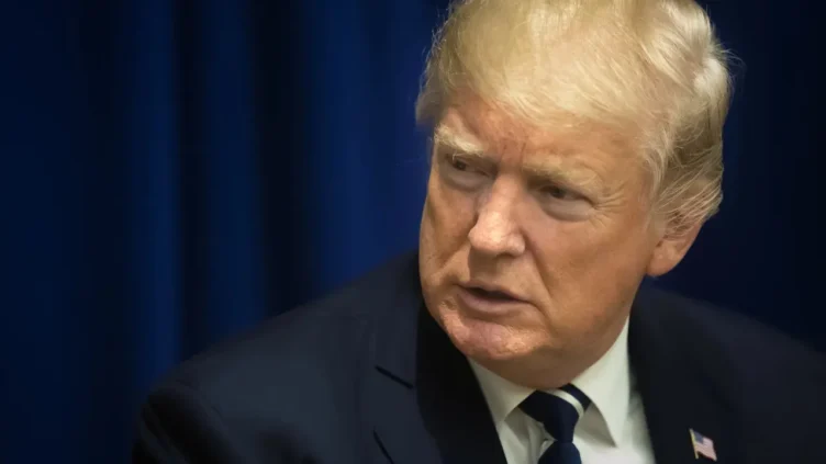 Трамп объявил об увольнении члена правления ФРС Лизы Кук - изображение 1