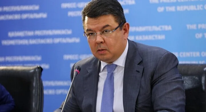 Бозумбаев назвал журналистов «паркетными» за внимание к озеру Малый Талдыколь - изображение 1