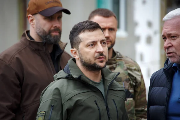 Зеленский заявил, что Украина не отдаст территории ради сделки с Путиным - изображение 1