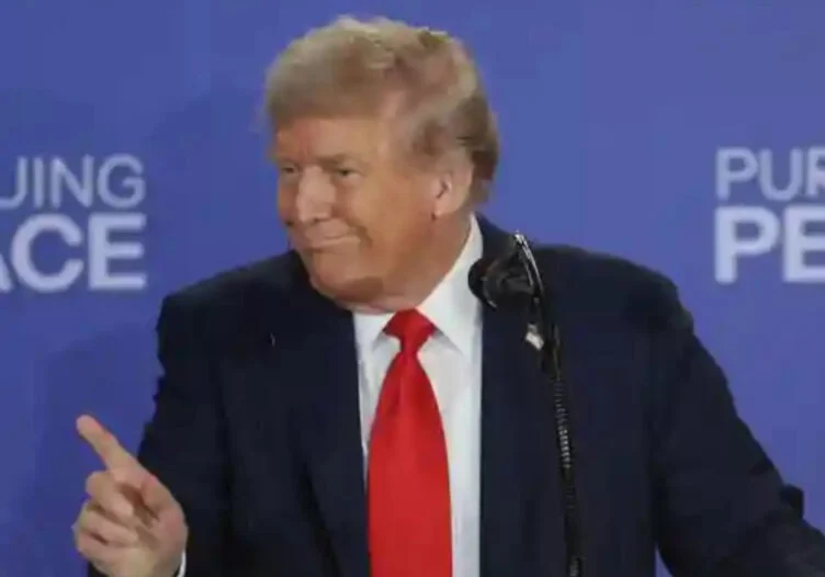 Трамп сравнил Путина и Зеленского с маслом и уксусом - изображение 1