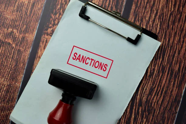 ЕС обсуждает введение вторичных санкций против стран, помогающих России - изображение 1