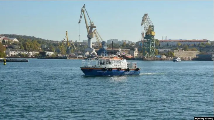 Китайское грузовое судно впервые зашло в порт в Крыму - изображение 1