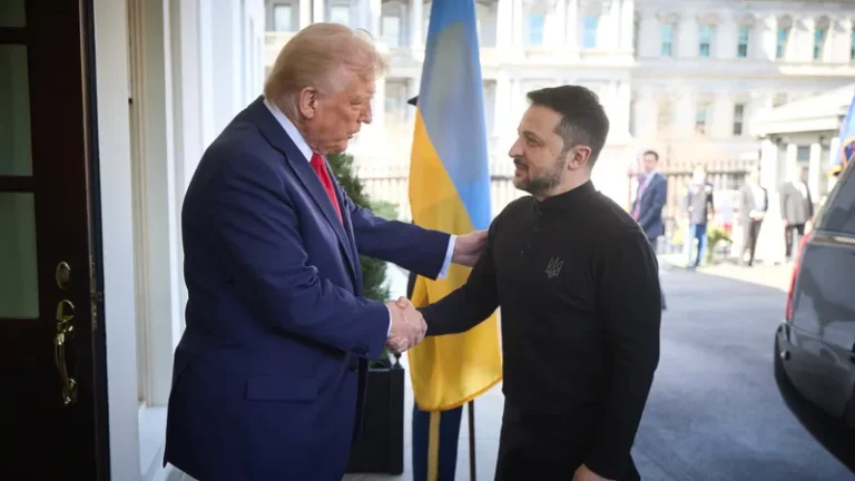 Трамп заявил, что Зеленскому придется пойти на сделку - изображение 1