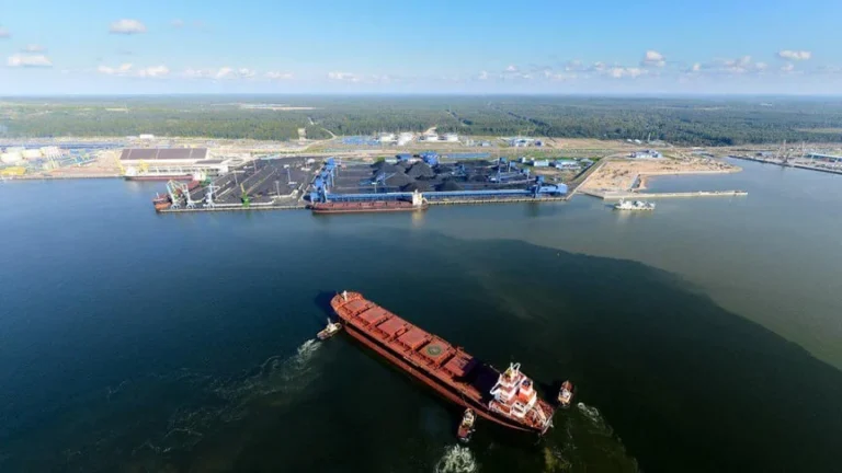 Россия в сентябре сократит экспорт нефти из западных портов — Reuters - изображение 1