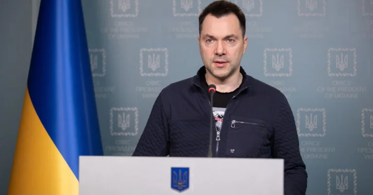 Экс-советника офиса президента Украины объявили в международный розыск - изображение 1