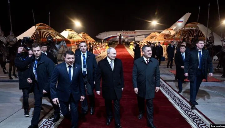 Путин прибыл с госвизитом в Кыргызстан, он примет участие в саммите ОДКБ в Бишкеке - изображение 1
