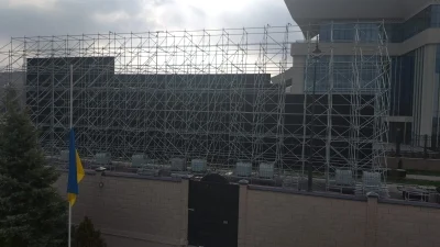 Изображение 2 для Власти Кыргызстана хотят спрятать от Путина флаг Украины