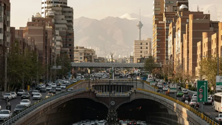 Жителей Тегерана могут эвакуировать из-за дефицита воды - изображение 1