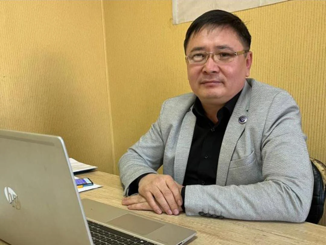 Изображение 1 для Дорога на миллиарды: китайский подрядчик судится с общественником после проверки качества асфальта