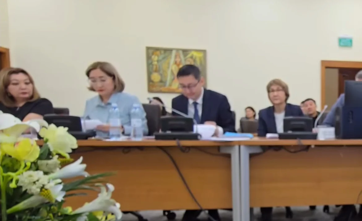 Изображение 1 для Общественник поставил под вопрос закупки вакцин — Минздрав подал иск