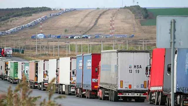 Путин грозит конфискациями: Россия ужесточает контроль за «серыми» грузами из Китая через Казахстан - изображение 1