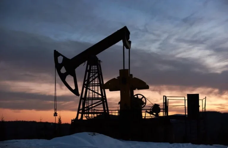 Цены на нефть Brent упали до 62 долларов - изображение 1